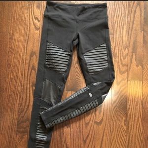 Alo yoga Moto leggings size S